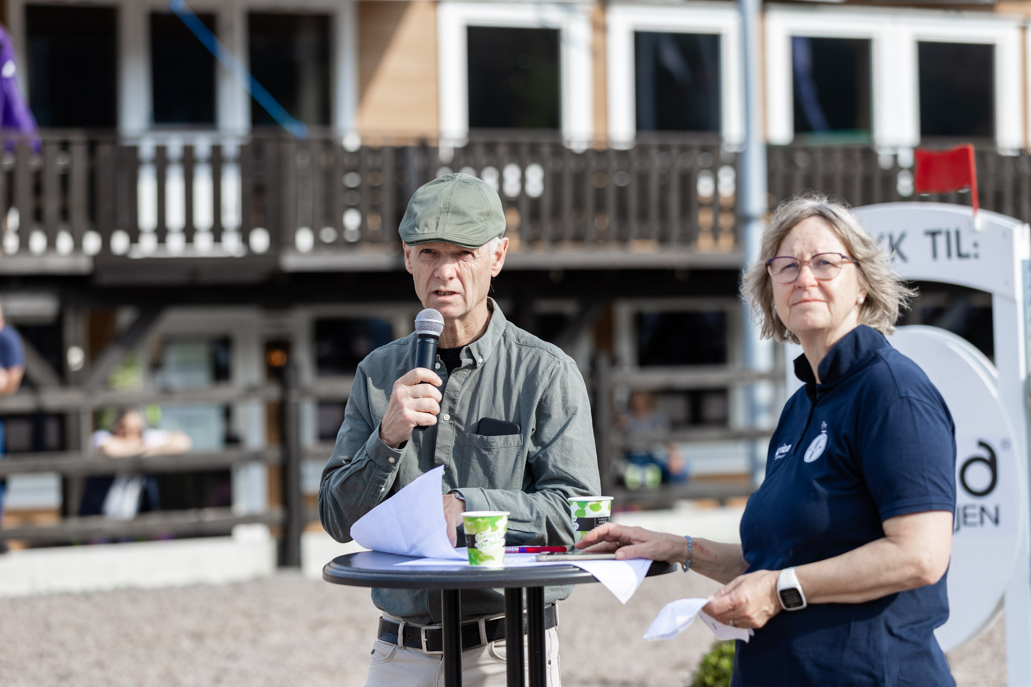 Utstillingssesongen er over for i år, elitevinnere er kåret og jeg har lyst til å slå et slag for alle de frivillige som stiller opp for Norsk Varmblod!